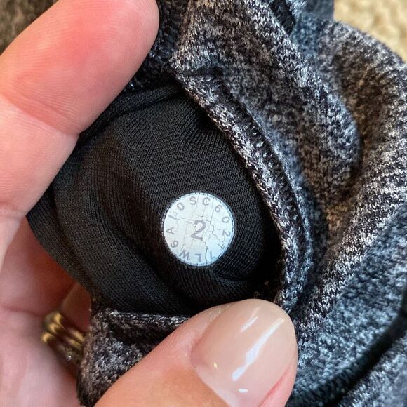 Lululemon Wunder Under Crop (Hi-Rise) *21" Heathered Black size 2 - Picture 5 of 5